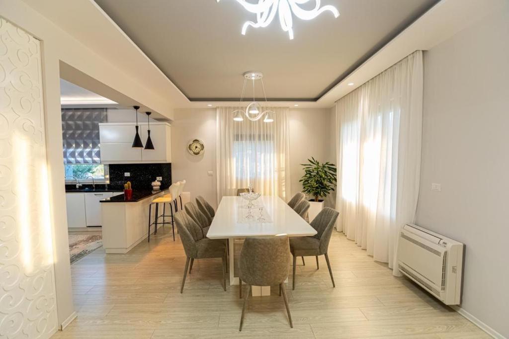 Vila Llano Vlora Kültér fotó